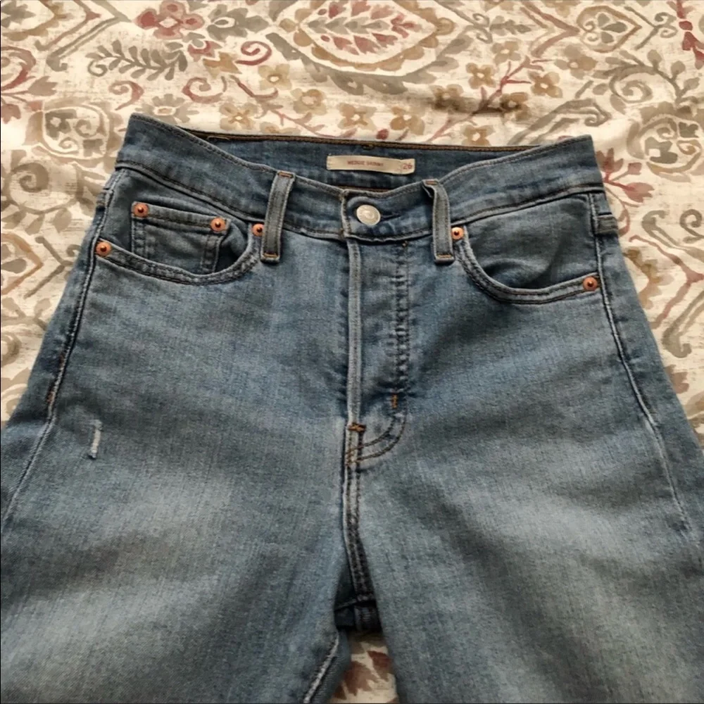 Women Wedgie Skinny Ankle Jeans - Picture 5 of 9